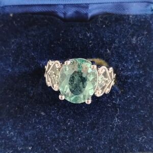 Elegant Silver and Green Gemstone Ring